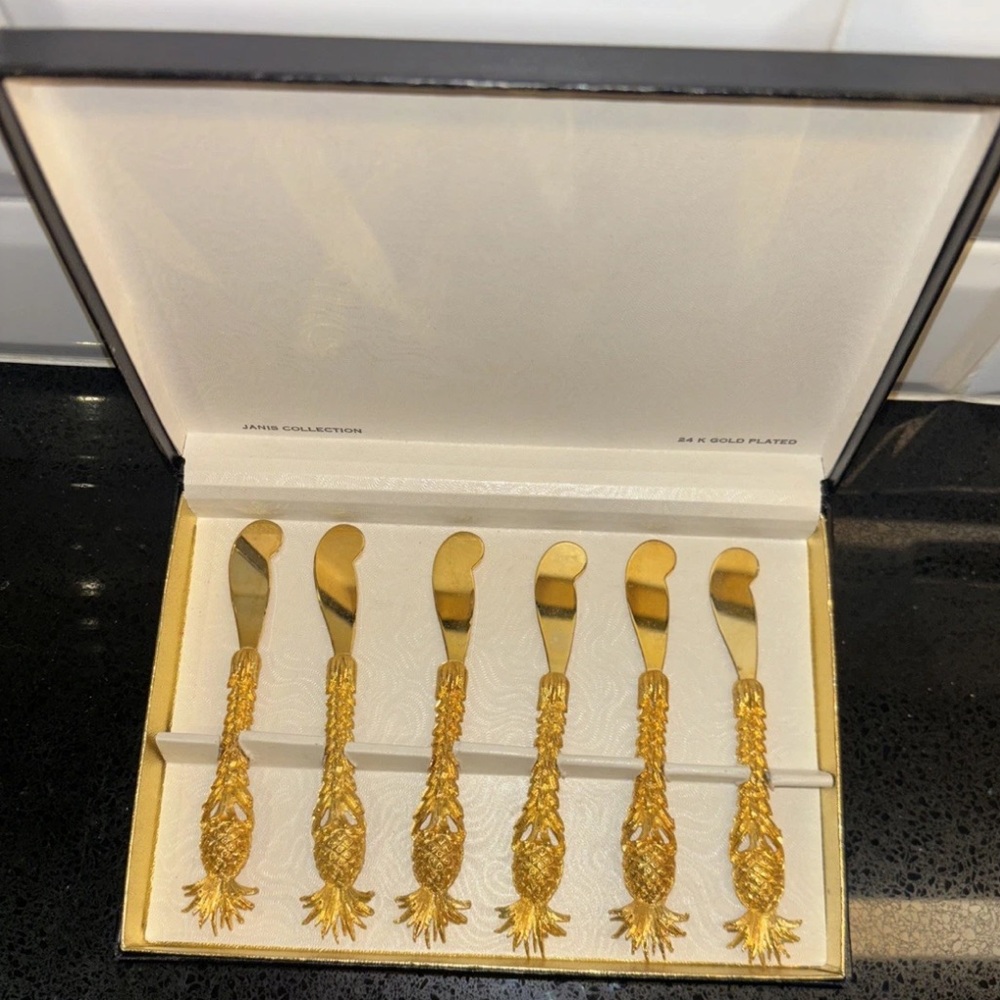 Vintage Janis Collection 24k gold cocktail knives spreaders 1960s Pineapple